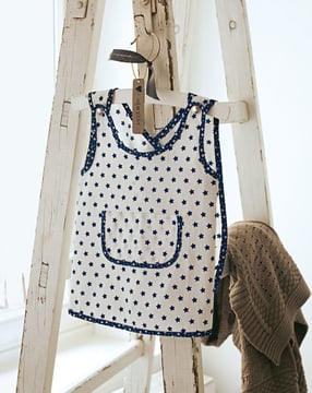 Vestido de bébé #147 | Burda Style 03/2011 | Molde de costura PDF