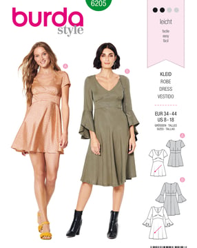 Robe à parement style empire – jupe cloche  n°6205
