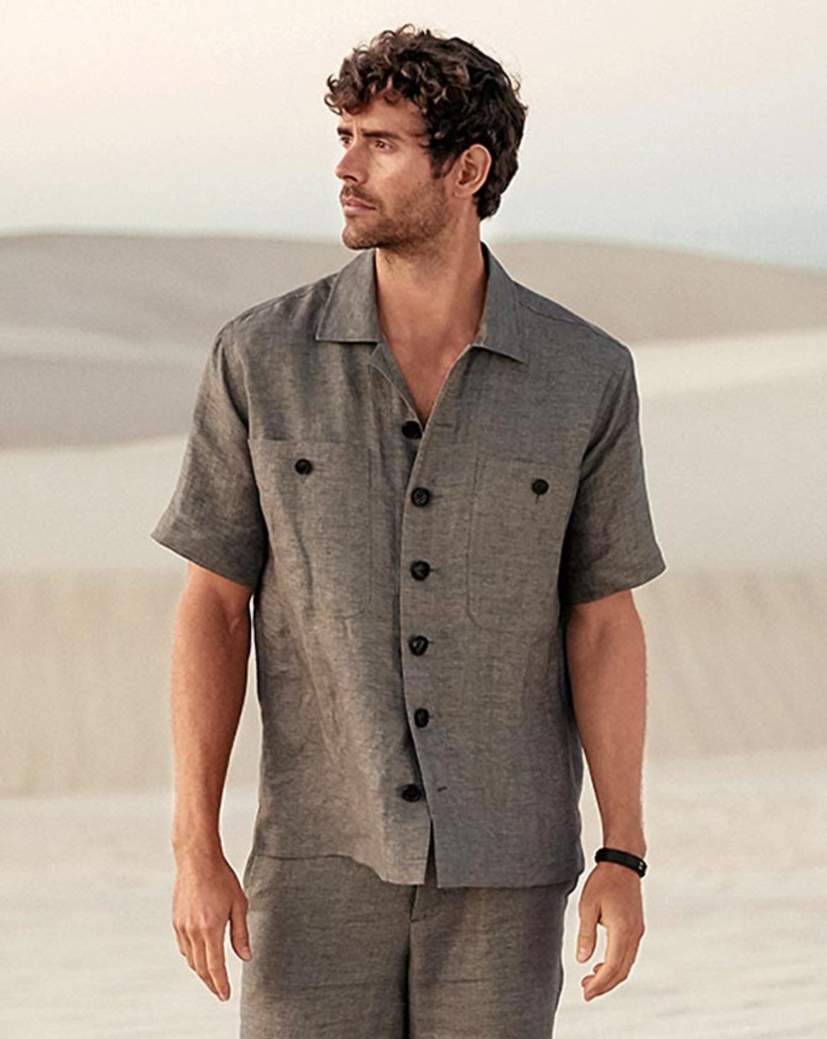 The Men's Linen Shirt: Relaxed Summer Elegance The Men's Linen Shirt: Relaxed Summer Elegance